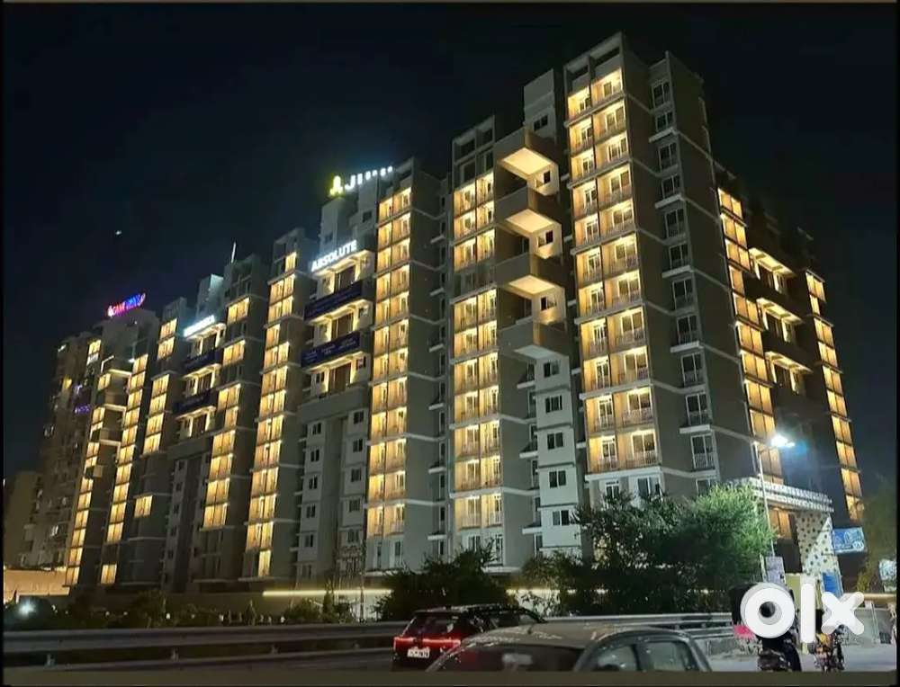 2Bhk for Rent in Luxurious Tower, Main Market