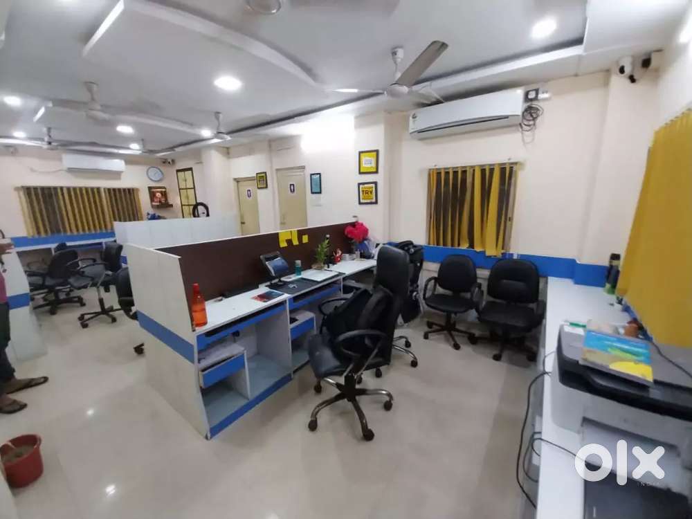 1000 sft furnished Office rent @ 33000/Prince Anwar Shah conector.