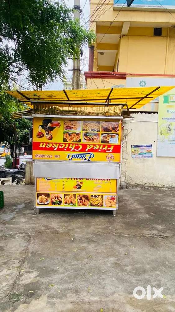 A stainless steel box 6*6 size for food buisness