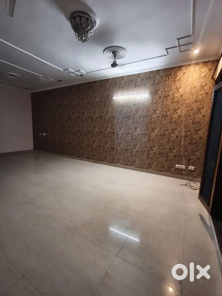 GROUND FLOOR 2 BHK SEMI FURNISHED SET HOUSE AVAILABLE ON SEC 17 PKL