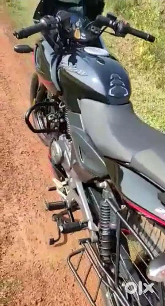 Bajaj pulsar 220 model 2019