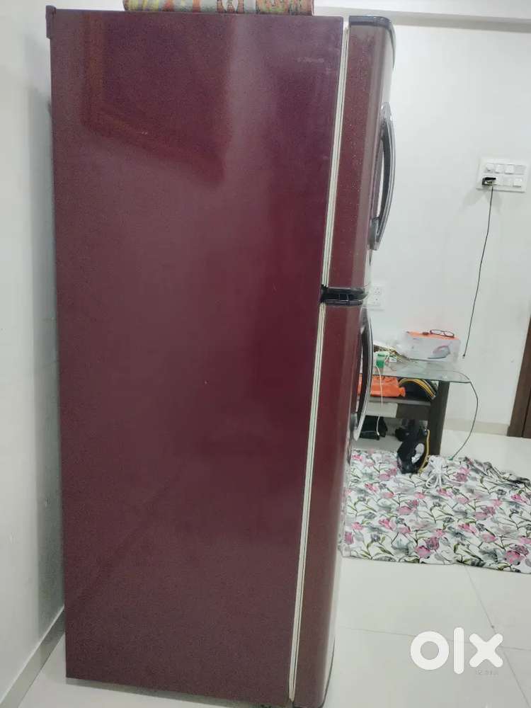 Full condition fridge LG COMPANY