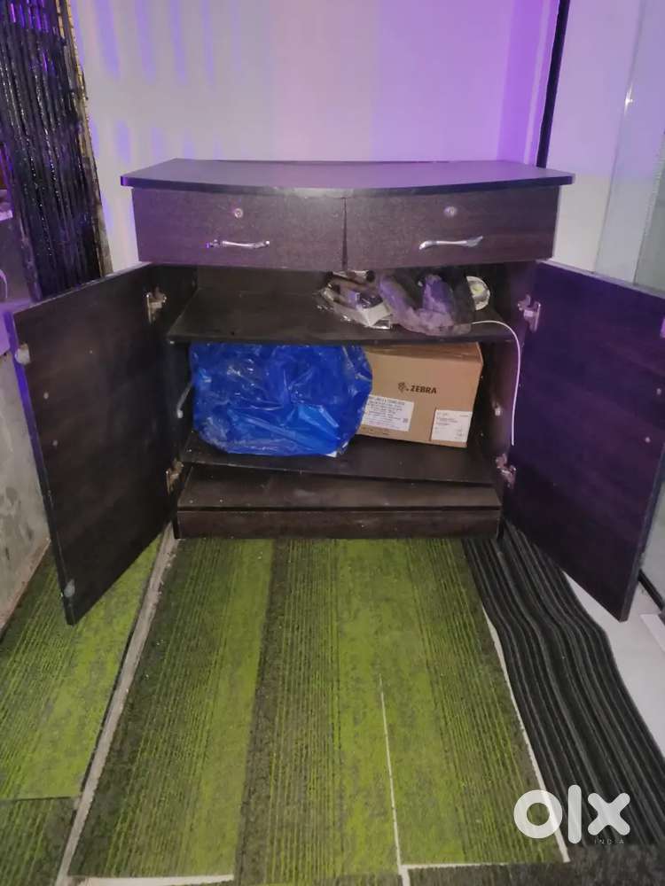 Computer table