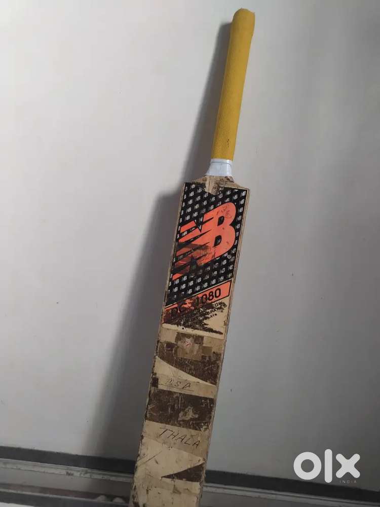 DC 1080, cricket bat
