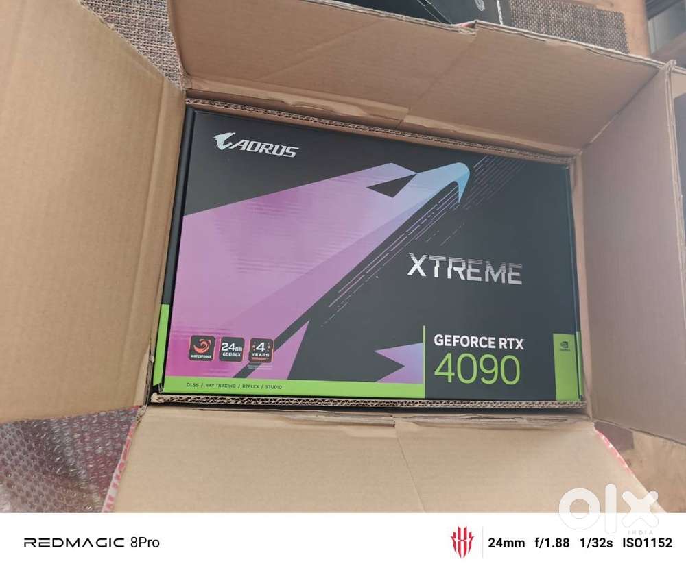 Gigabyte AORUS GeForce RTX 4090 XTREME WATERFORCE 24GB Graphics Card