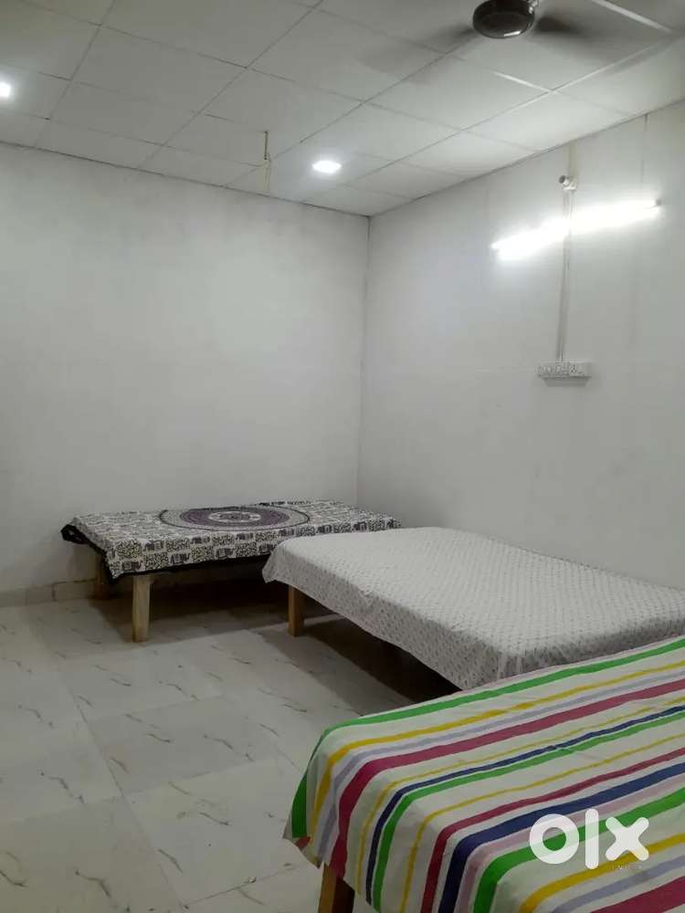One bed five thousand bijli bill including