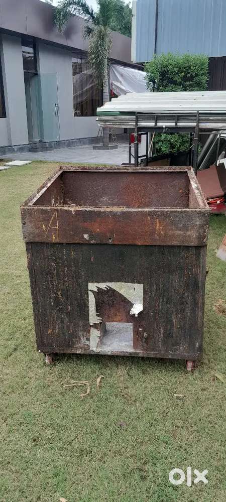 3×3 tandoor ms body with tyre. Dining table