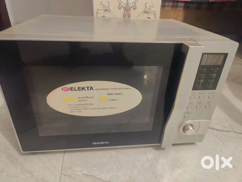 Elekta Microwave oven with Grill