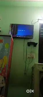 Display crack 32 inch