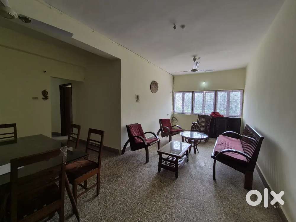 3 Bhk semi furnished flat for rent at stinez for 30 k