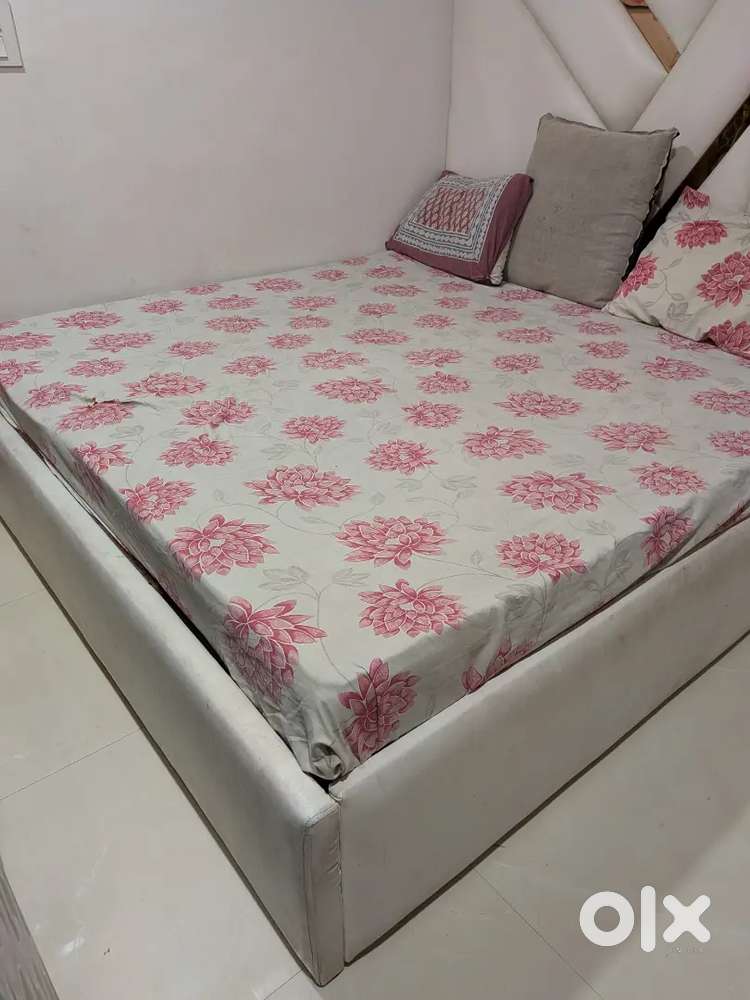 King Size BoxBed with Small side Table for free