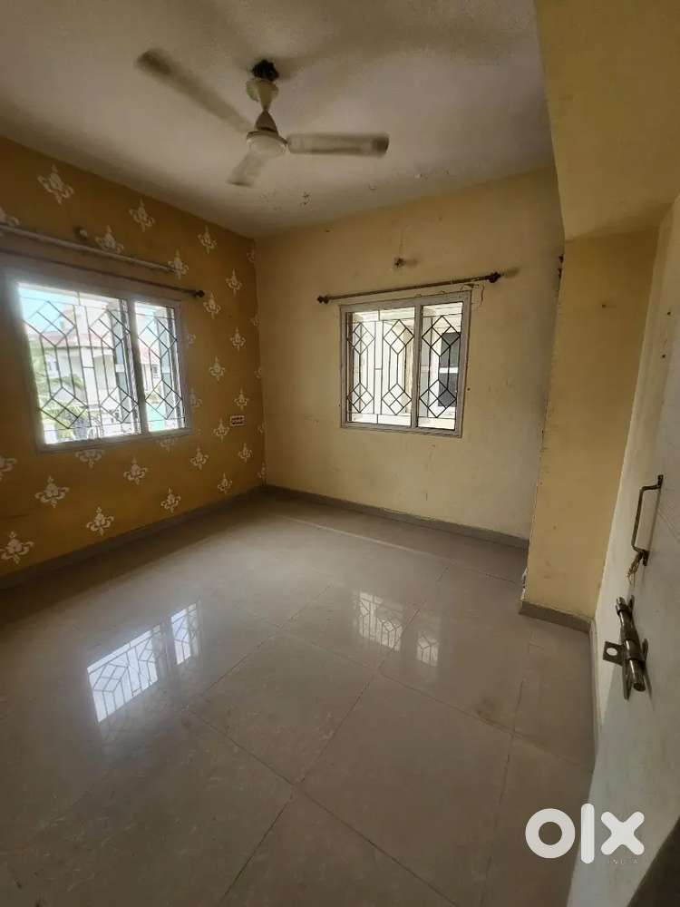 ONE ROOM KITCHEN FOR RENT.