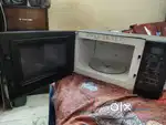 *Microwave Oven for Sale - Excellent Condition!*