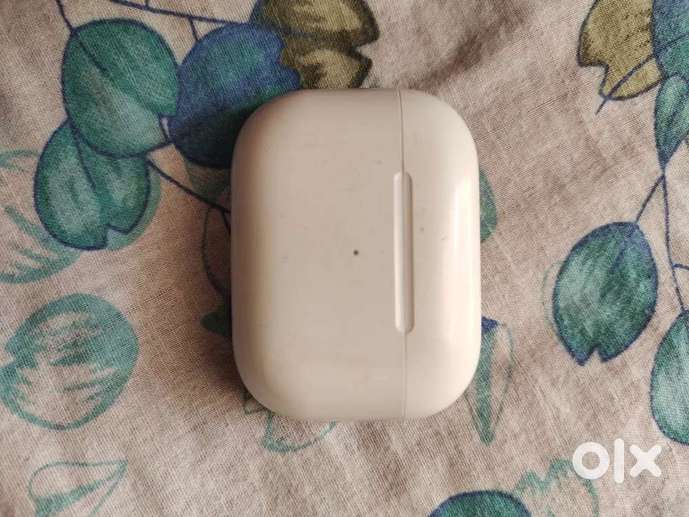 Apple air pods 2nd Generation with Magsafe case USB -C Bluetooth h