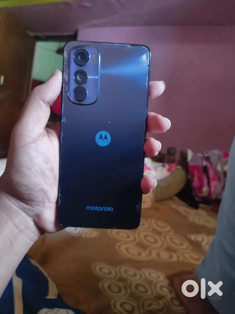 Motorola edge 30 all good condition only display line issue