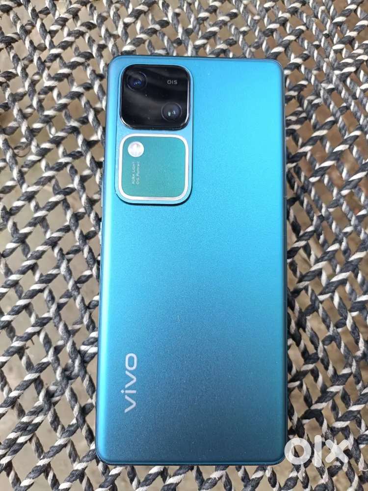 Vivo v30 5g 8/128_ rs_20000