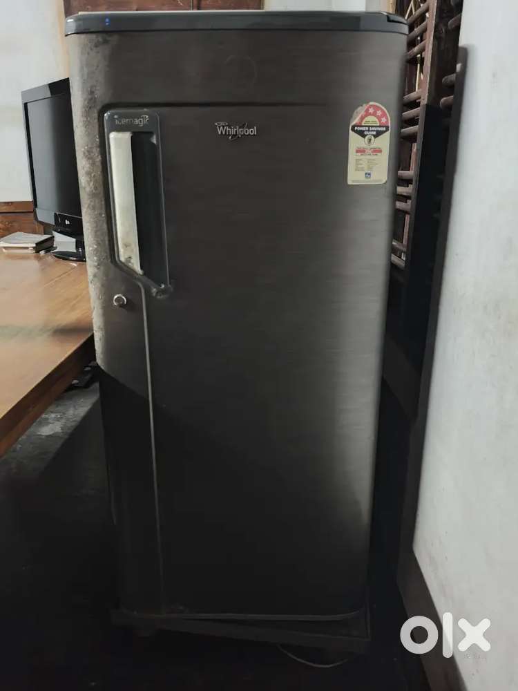 Whirlpool single door fridge