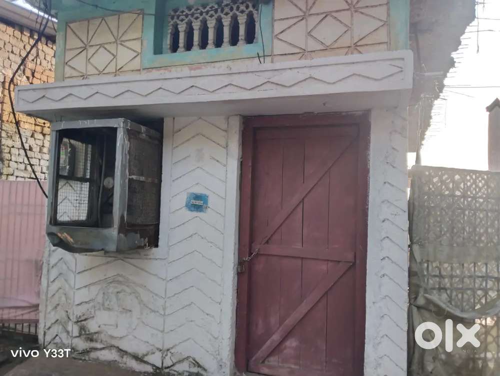 2 Bhk Old House in best price