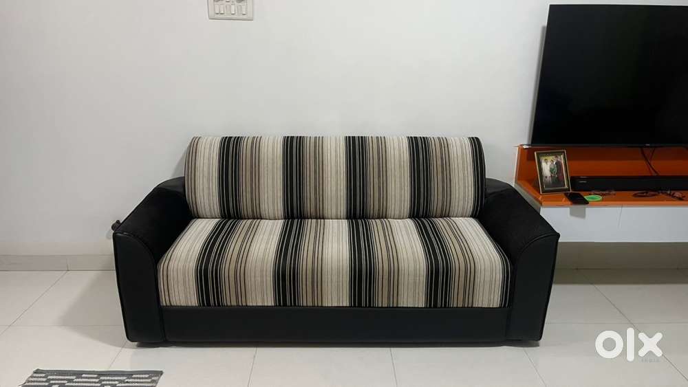 Set of 2 Modern Damro Sofas for sale (2+3 seater)