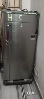 Whirlpool ki fridge he  bechni he urget me