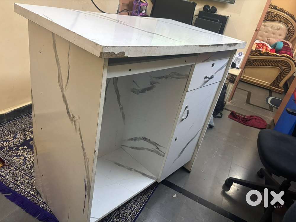 Computer &counter teble