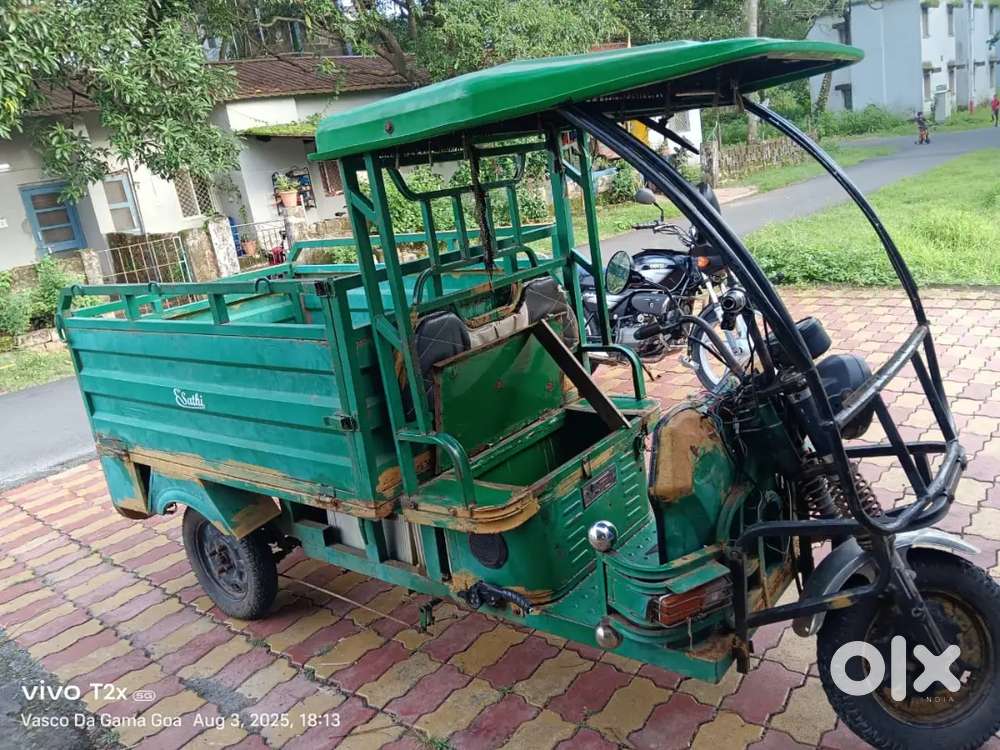 E-rickshaw/loader