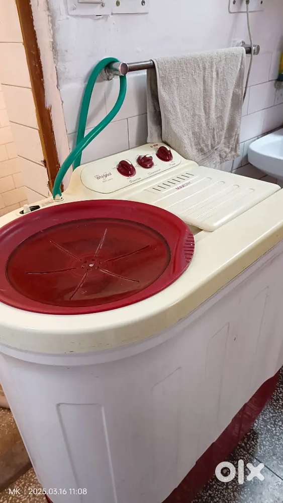 Good condition Whirlpool semi automatic washing machine