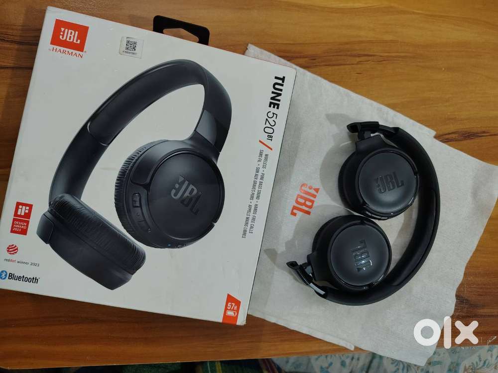 JBL 520BT Wireless Headphone for sale in new condition.