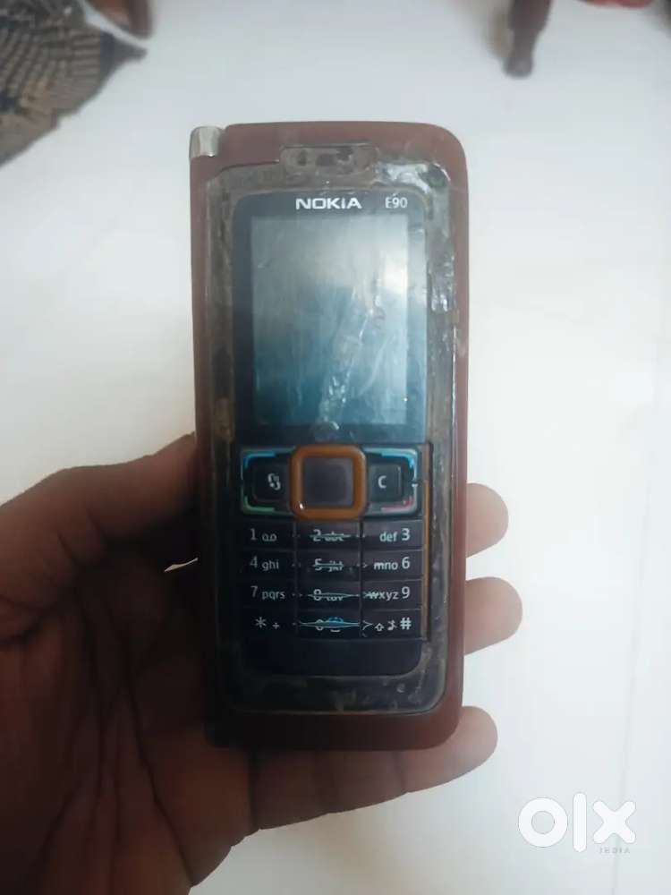 Nokia e90 communicator old phone weak condition