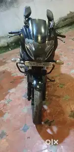 Pulsar 220 for sale interested person only txt or call