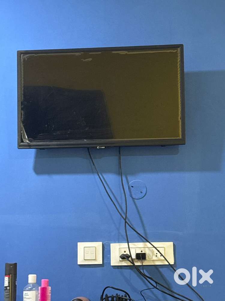 32 Inch LCD