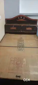 Diwan bead 4*6 ka storage wala hai