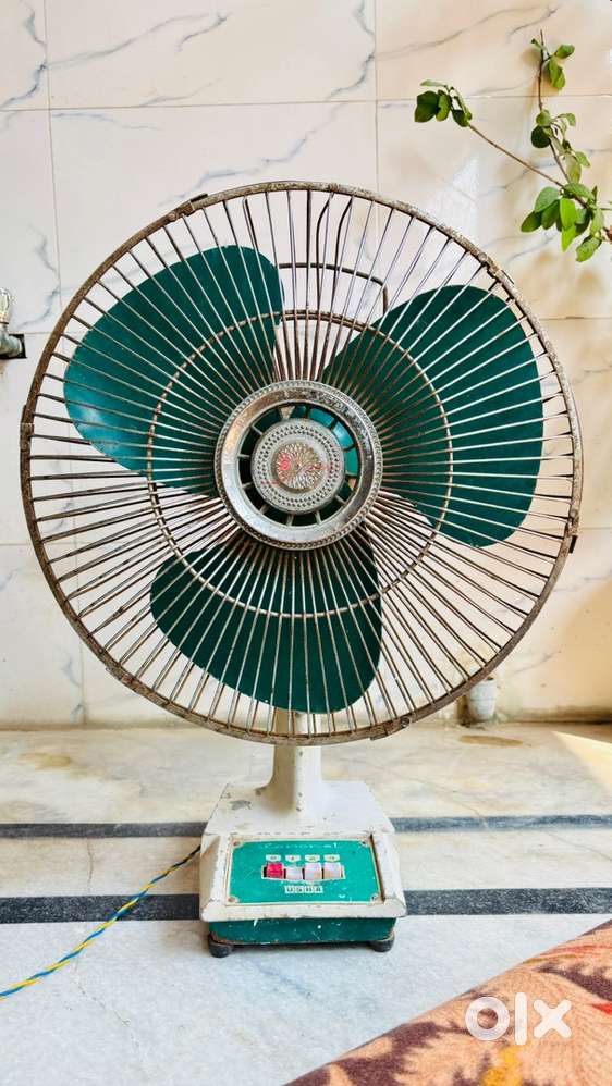 USHA Table Fan