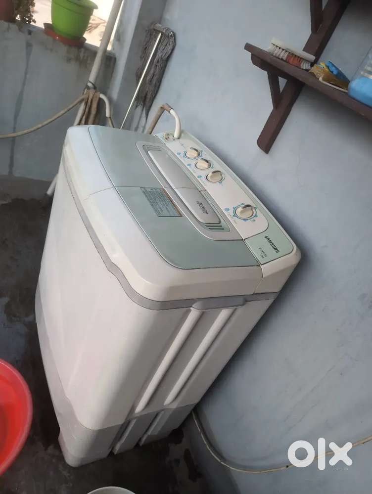 Semi automatic washing machine