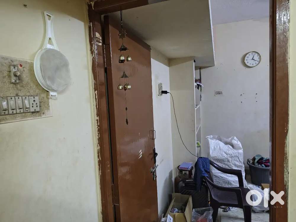 1Rk.  35k advance  6000  rent in Vadapalani