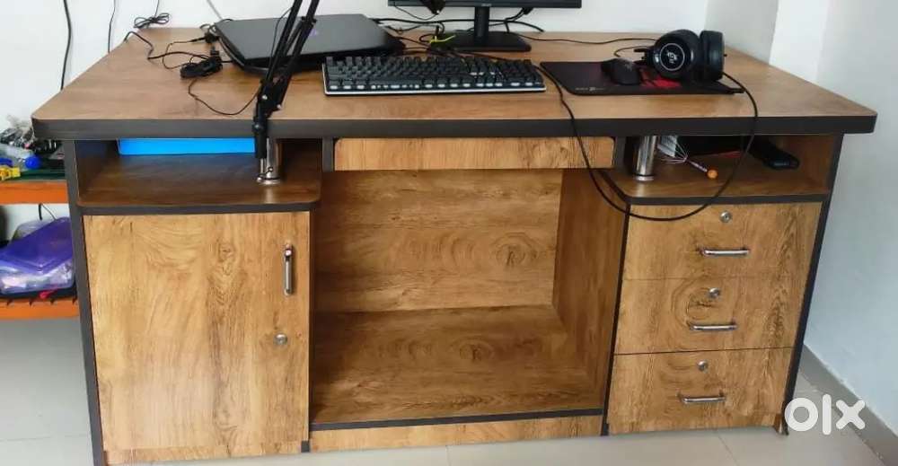 Computer Table