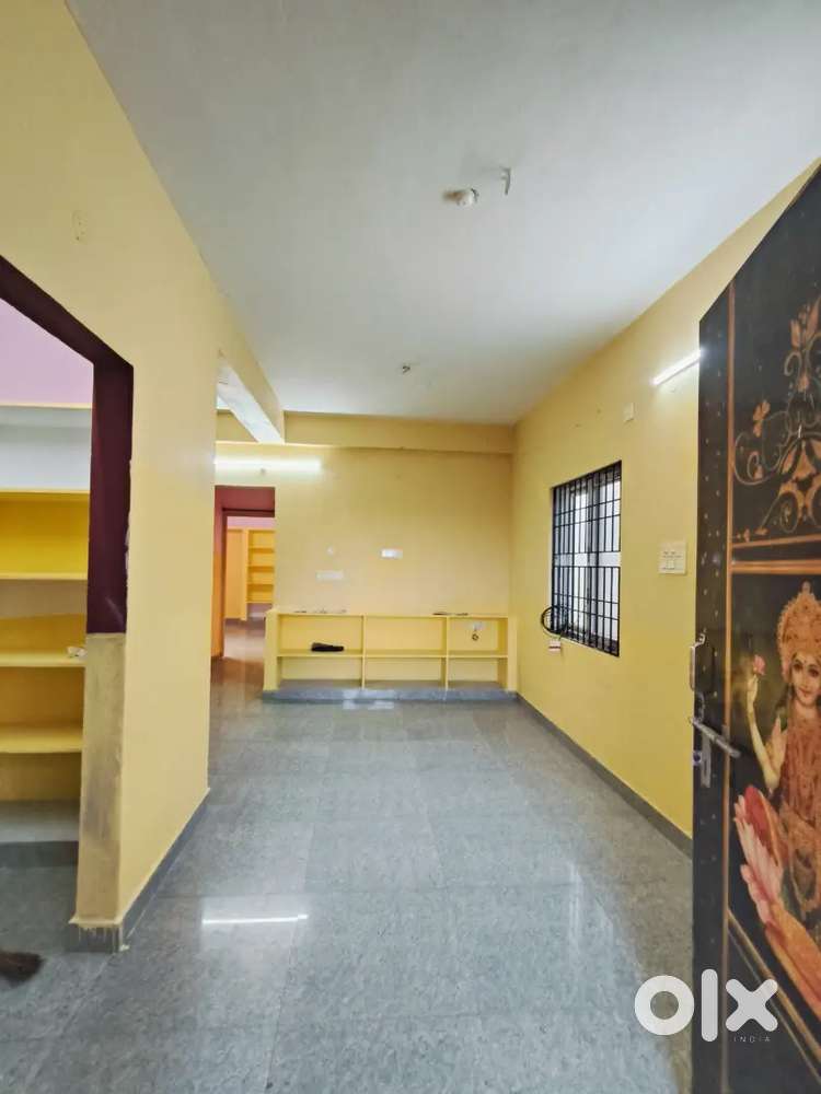 2bhk for rent only for familes and ladies