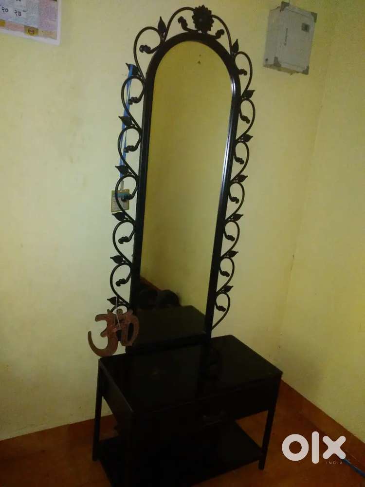 Mirror table