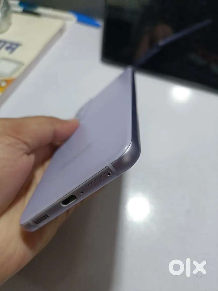 Samsung s21fe bhuut shandar condition me hai