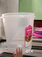 Storage containers