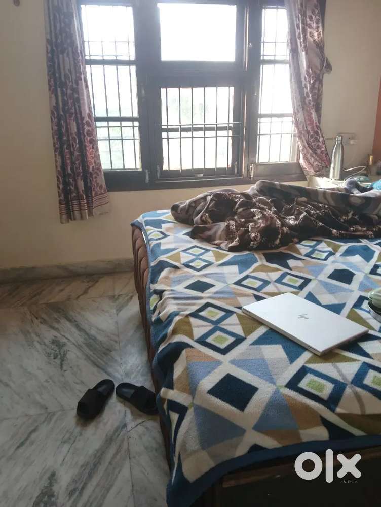 8000 rent and 3800 for food