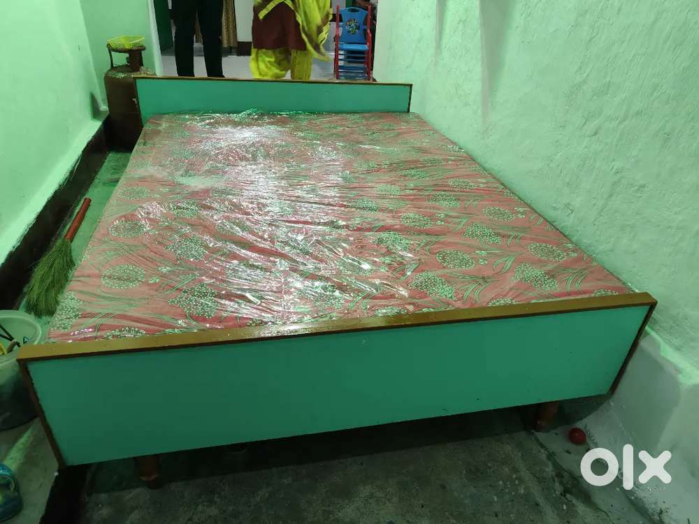 Double bed with mattress