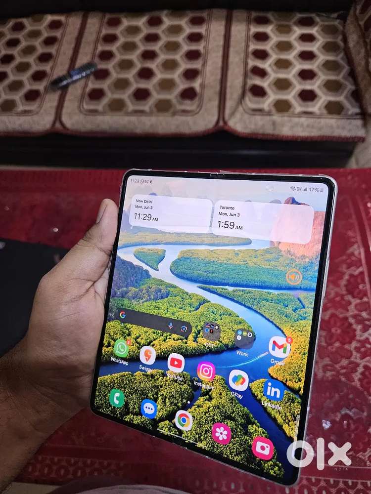 z fold 3 in excellent condition