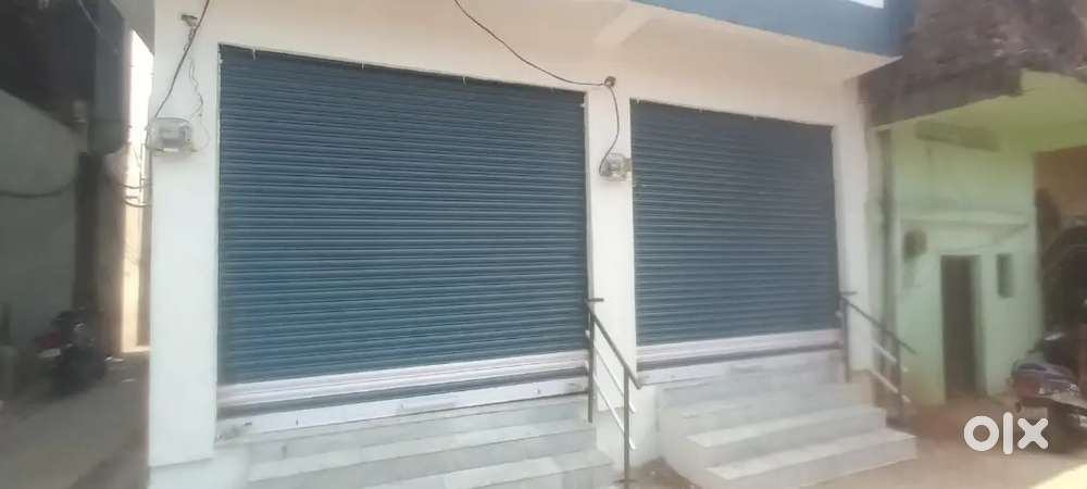 Tolet Commercial shutters opp Geeta bhavan line