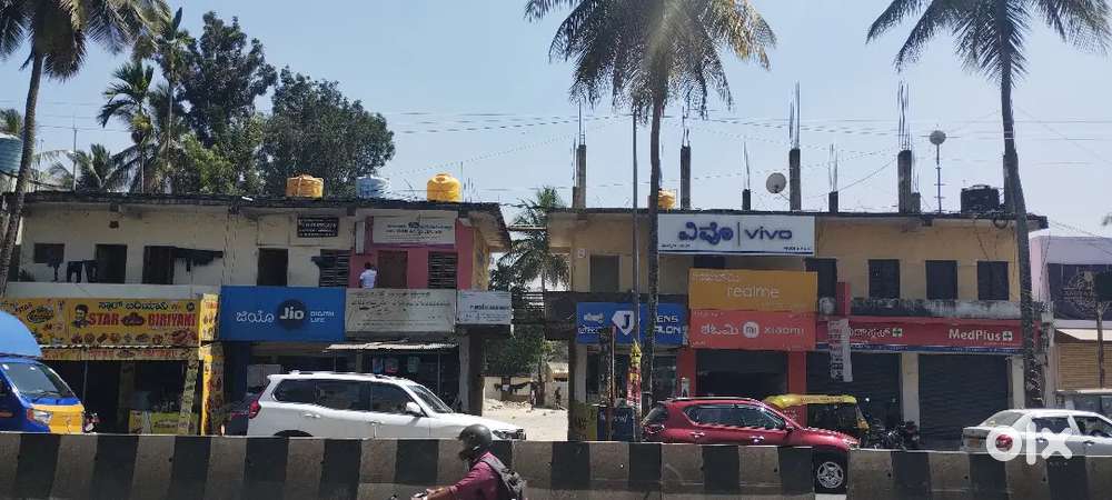 4 Commercial shop for rent in 1st floor