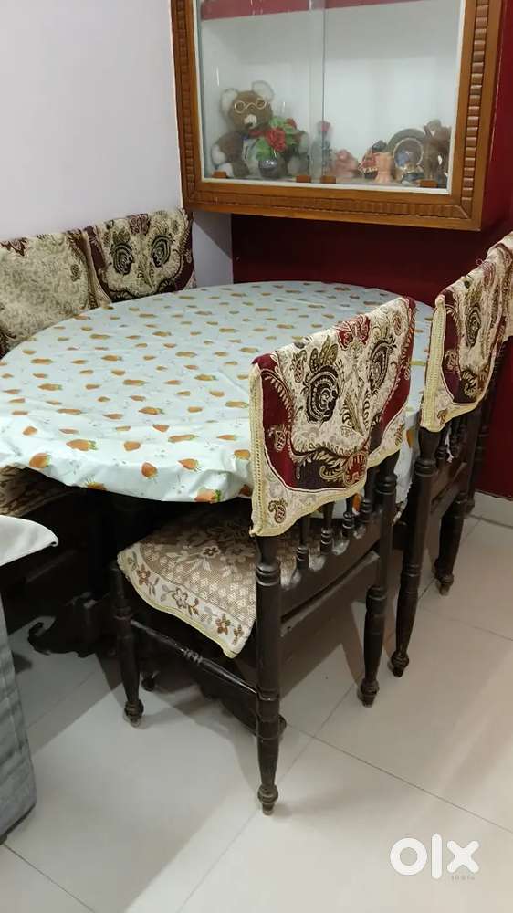 6 seater original shagwan wood in good condition