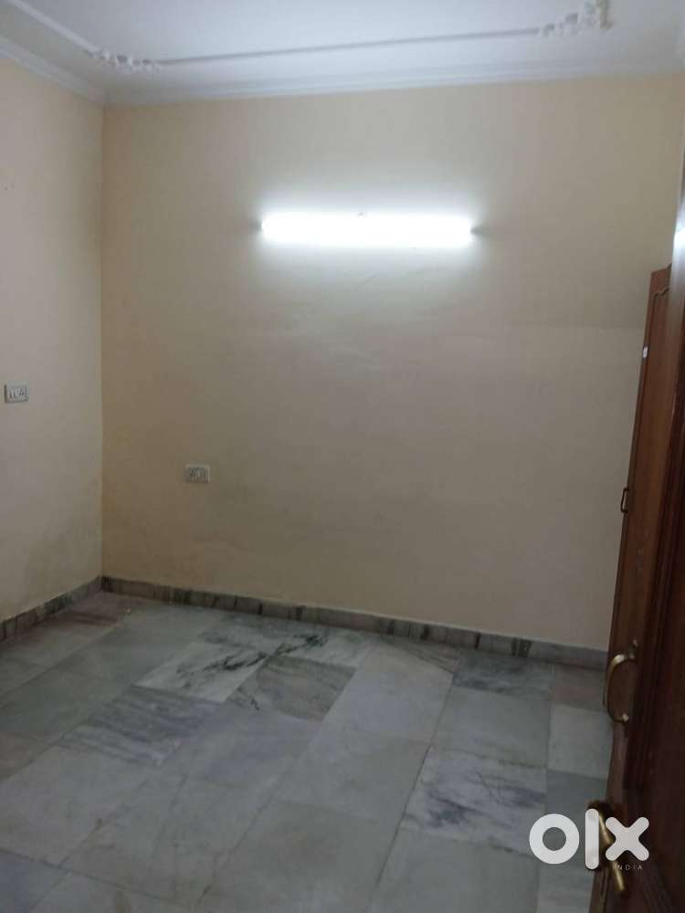 Sec,38 3bhk/2bath 1st floor  28,000