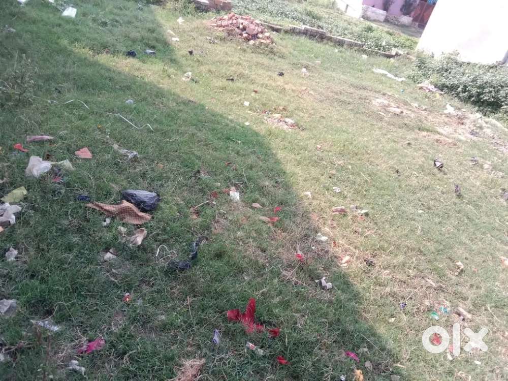 Kuari devi market se 15kadam side me jameen hai ghar banane wala