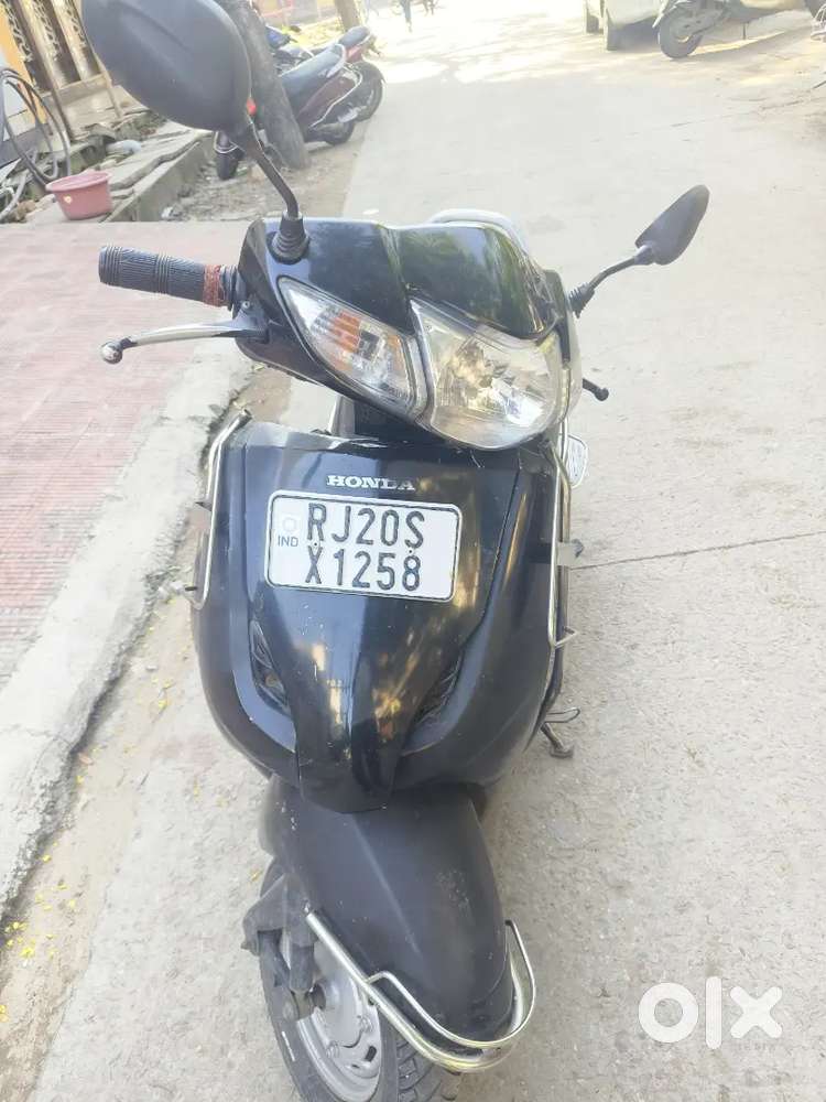 Honda 2013 model black colour