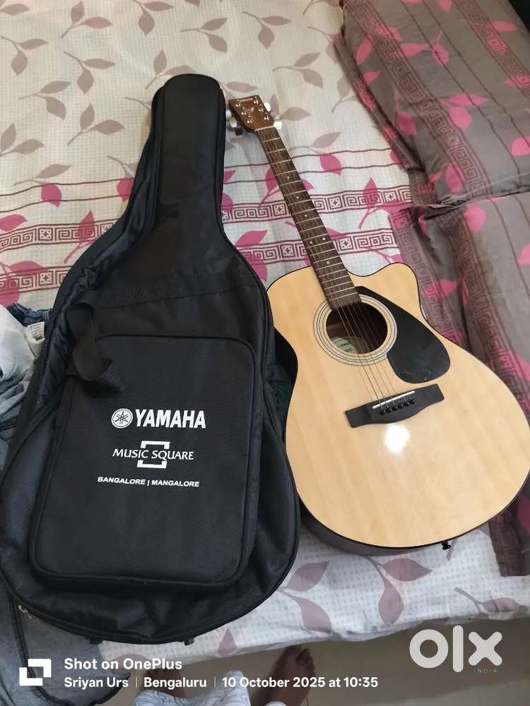 Yamaha Acoustics guitar